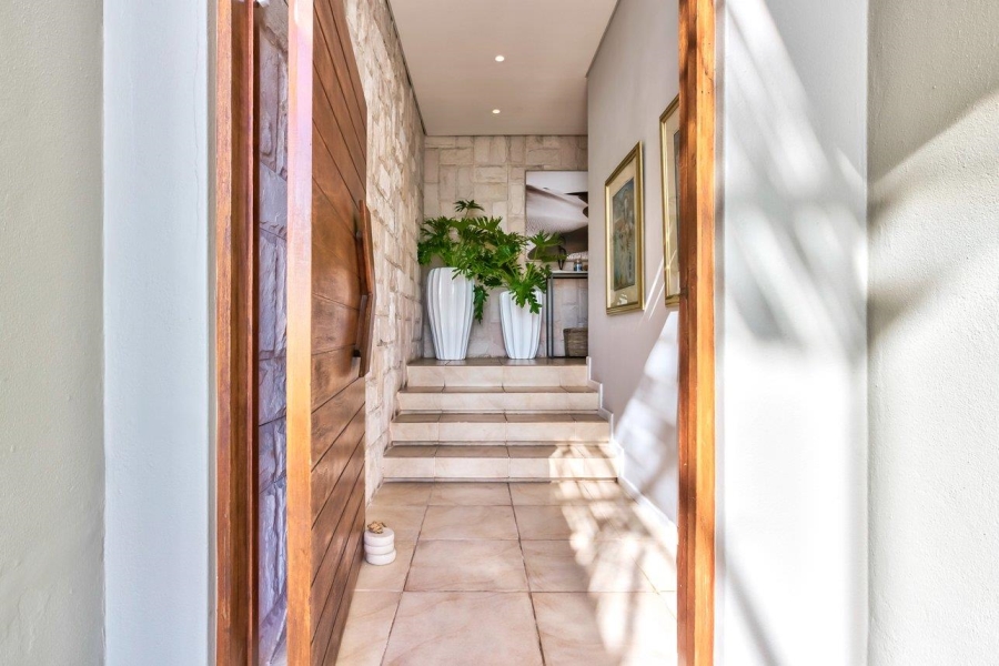 3 Bedroom Property for Sale in Green Point Western Cape